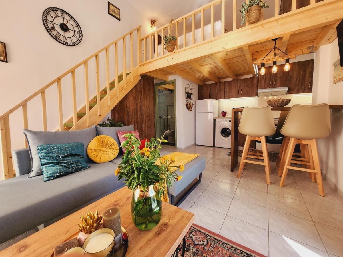 Luxury Loft Apartment Vivian パトラ エクステリア 写真