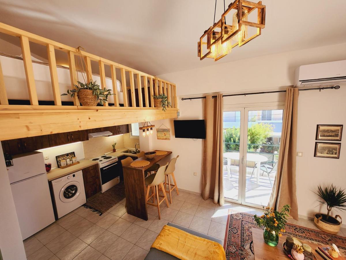 Luxury Loft Apartment Vivian パトラ エクステリア 写真
