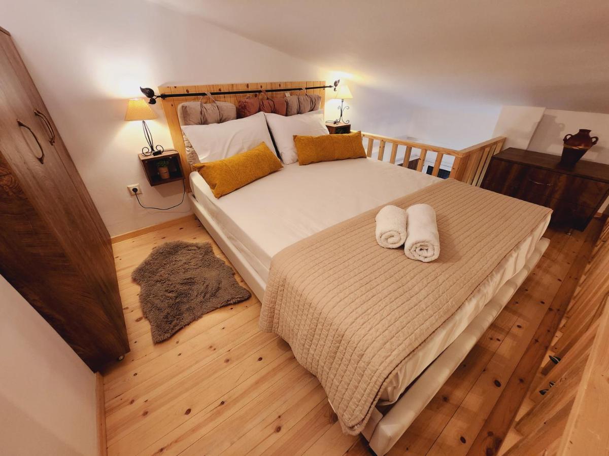 Luxury Loft Apartment Vivian パトラ エクステリア 写真