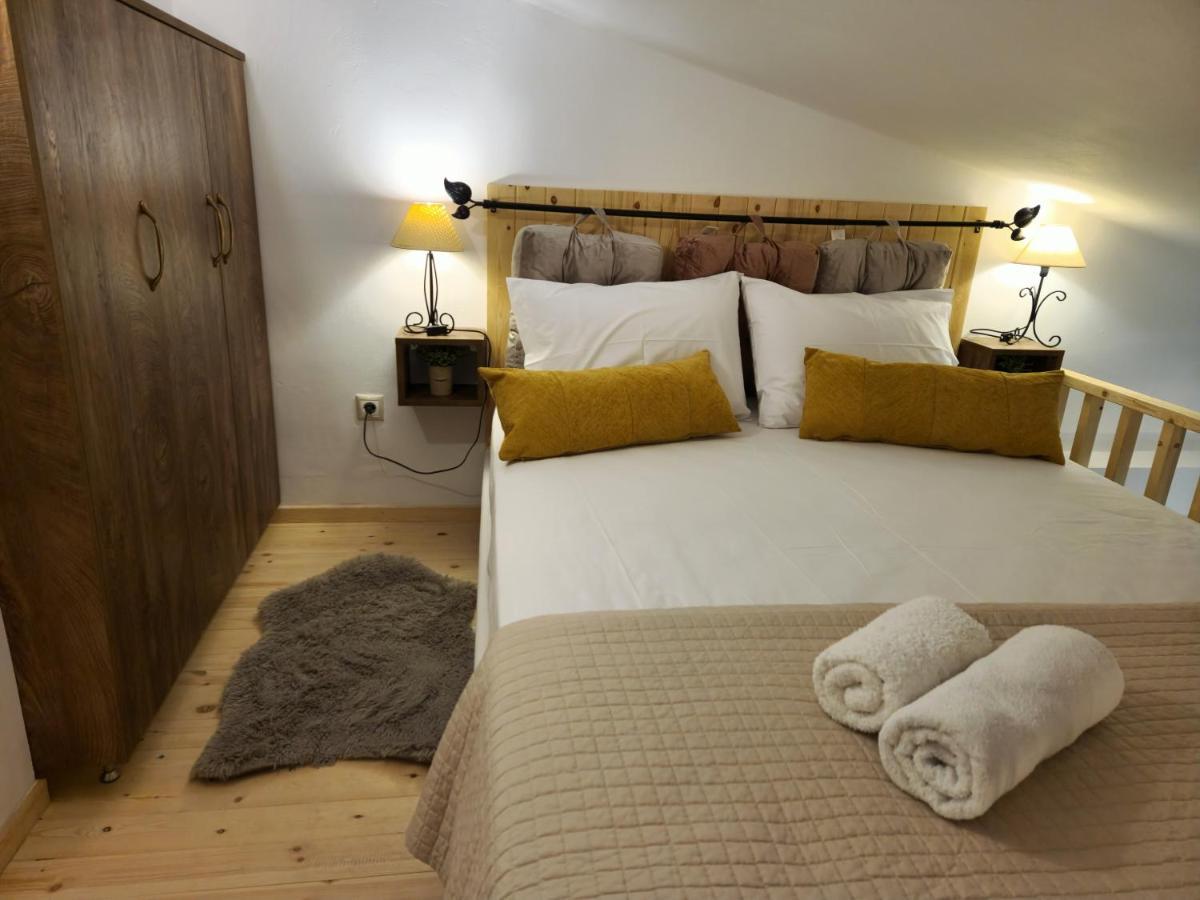 Luxury Loft Apartment Vivian パトラ エクステリア 写真
