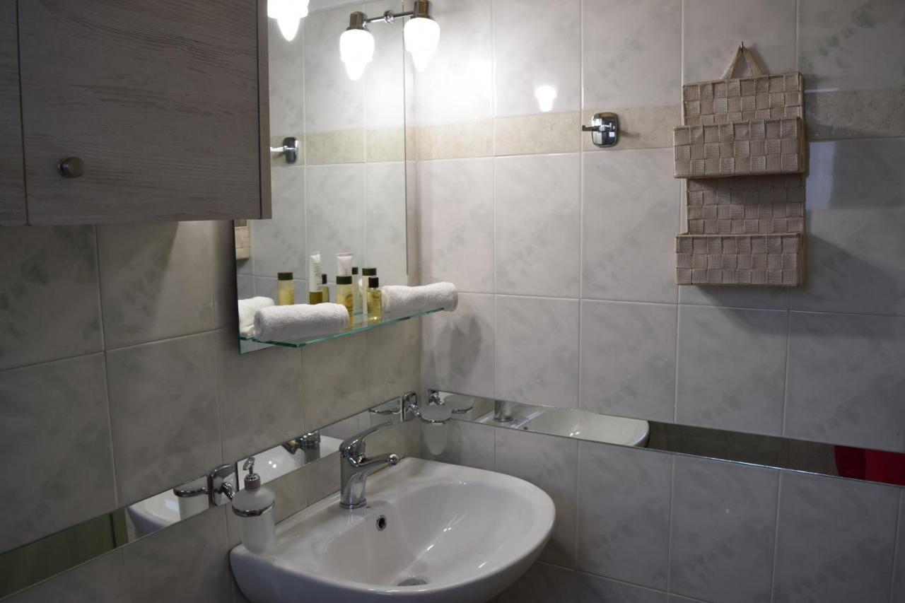 Luxury Loft Apartment Vivian パトラ エクステリア 写真