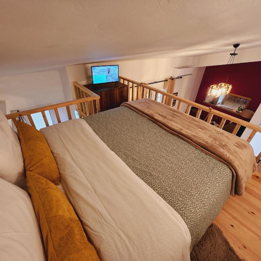 Luxury Loft Apartment Vivian パトラ エクステリア 写真