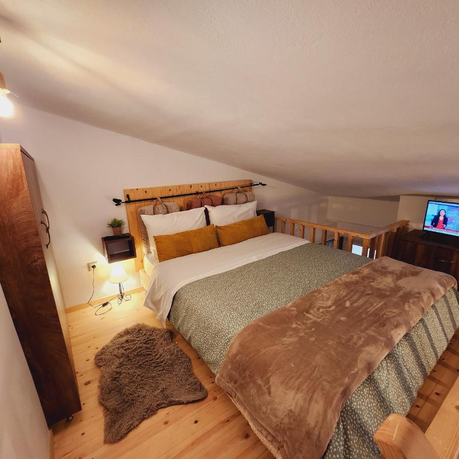 Luxury Loft Apartment Vivian パトラ エクステリア 写真