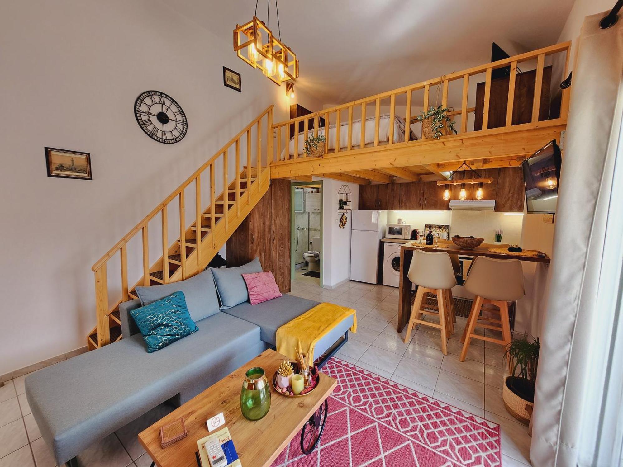 Luxury Loft Apartment Vivian パトラ エクステリア 写真