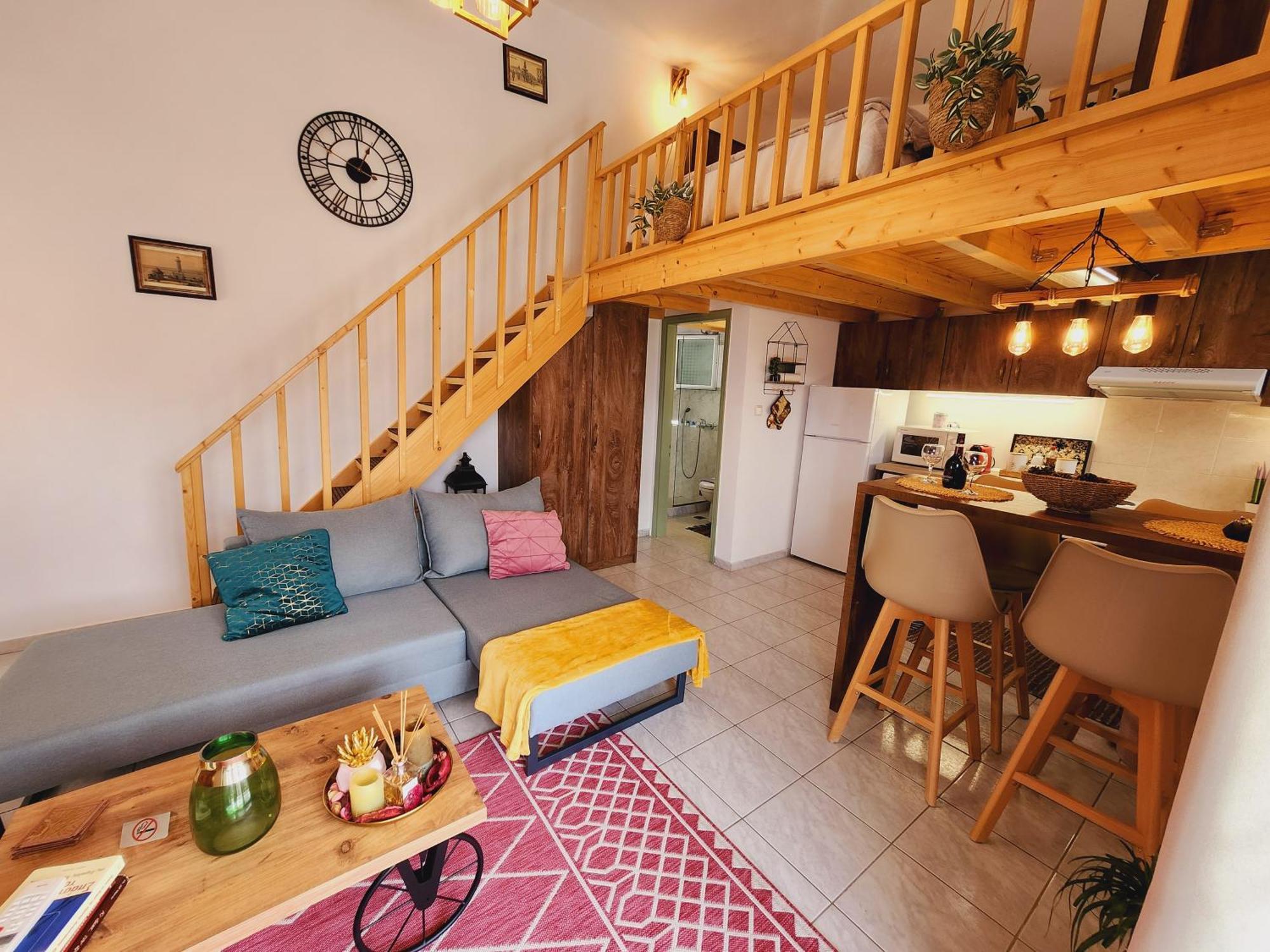 Luxury Loft Apartment Vivian パトラ エクステリア 写真