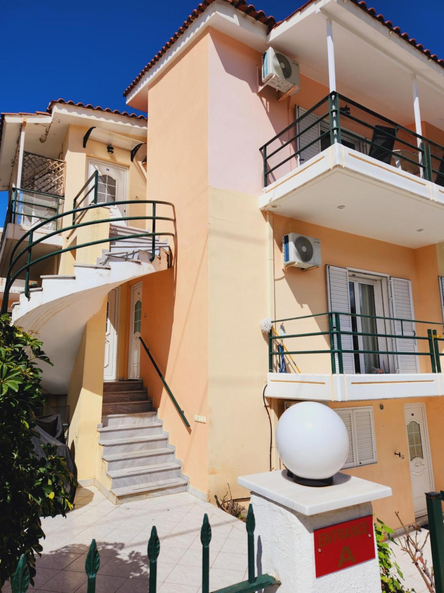 Luxury Loft Apartment Vivian パトラ エクステリア 写真