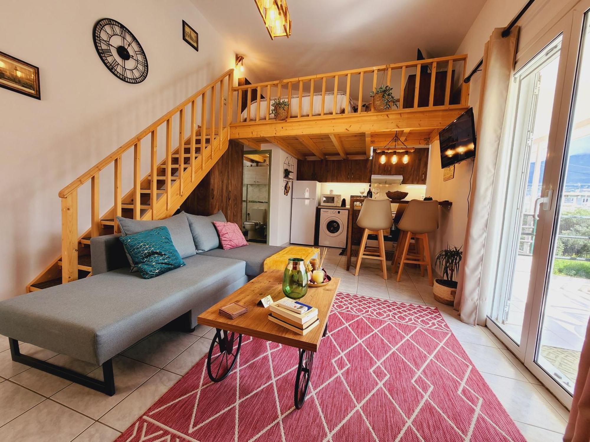Luxury Loft Apartment Vivian パトラ エクステリア 写真