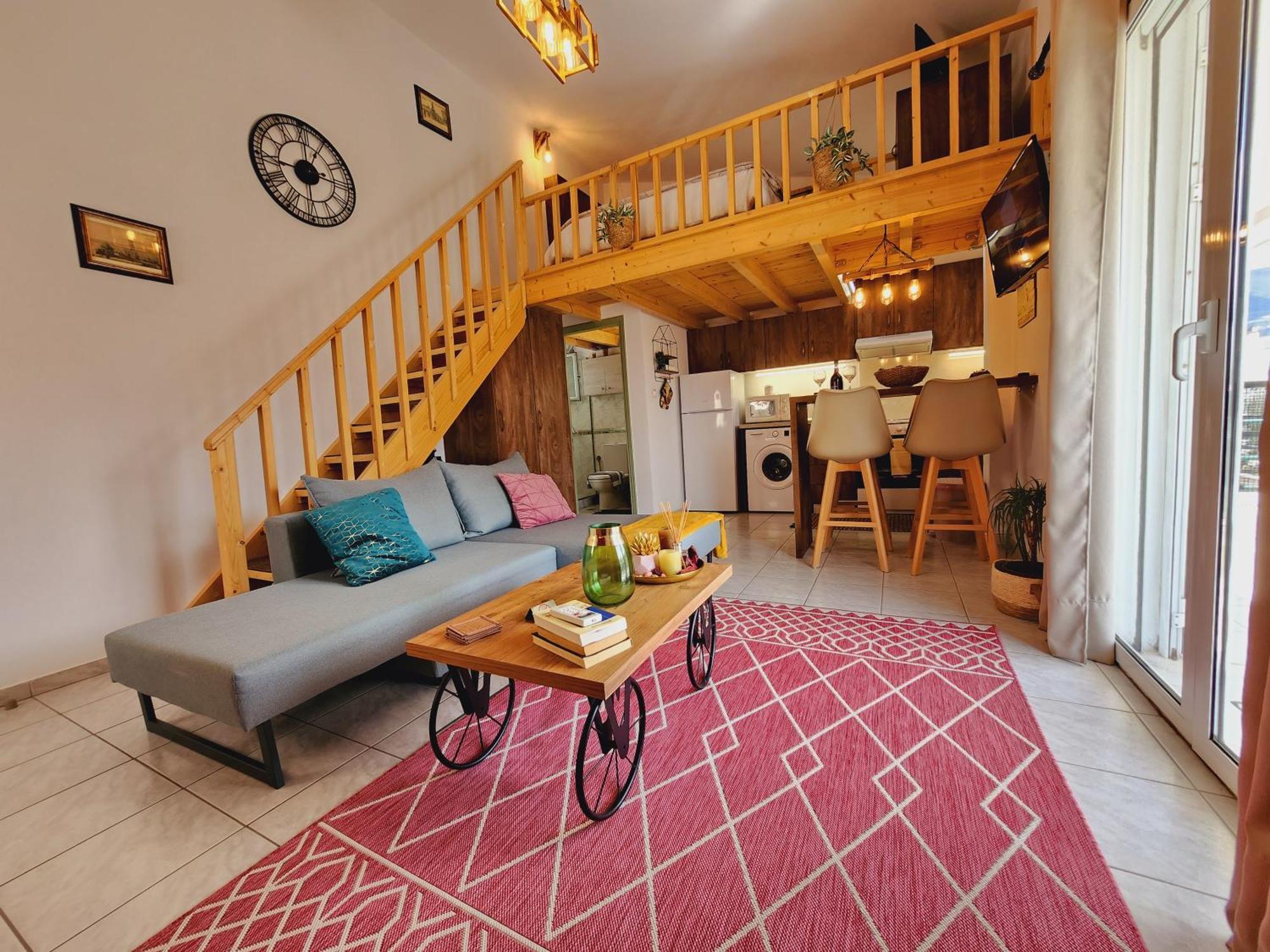 Luxury Loft Apartment Vivian パトラ エクステリア 写真